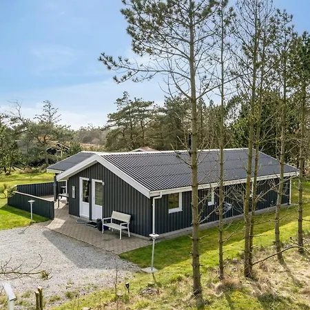 Richardine - 850m From The Sea By Interhome
